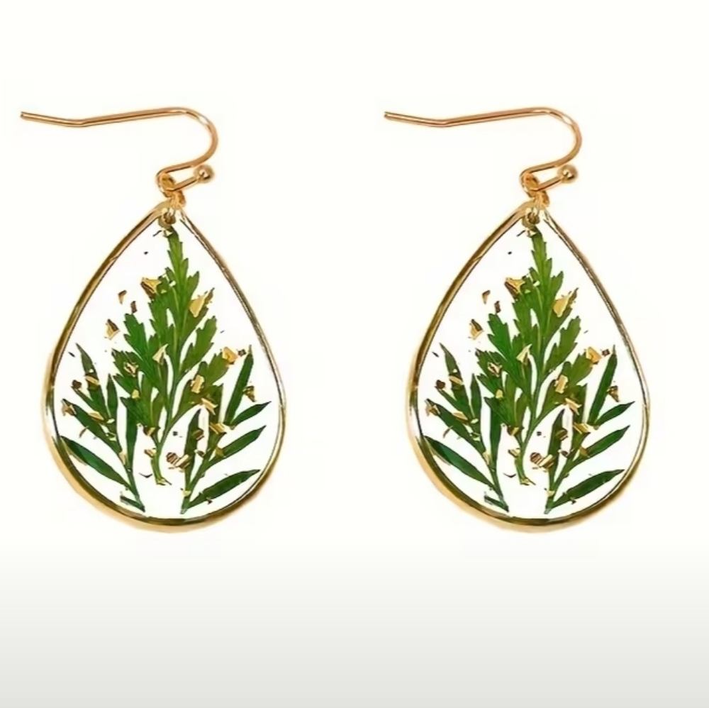 🆕️ Artisan With Real Floral & Resin Gold and Green Teardrop Earrings